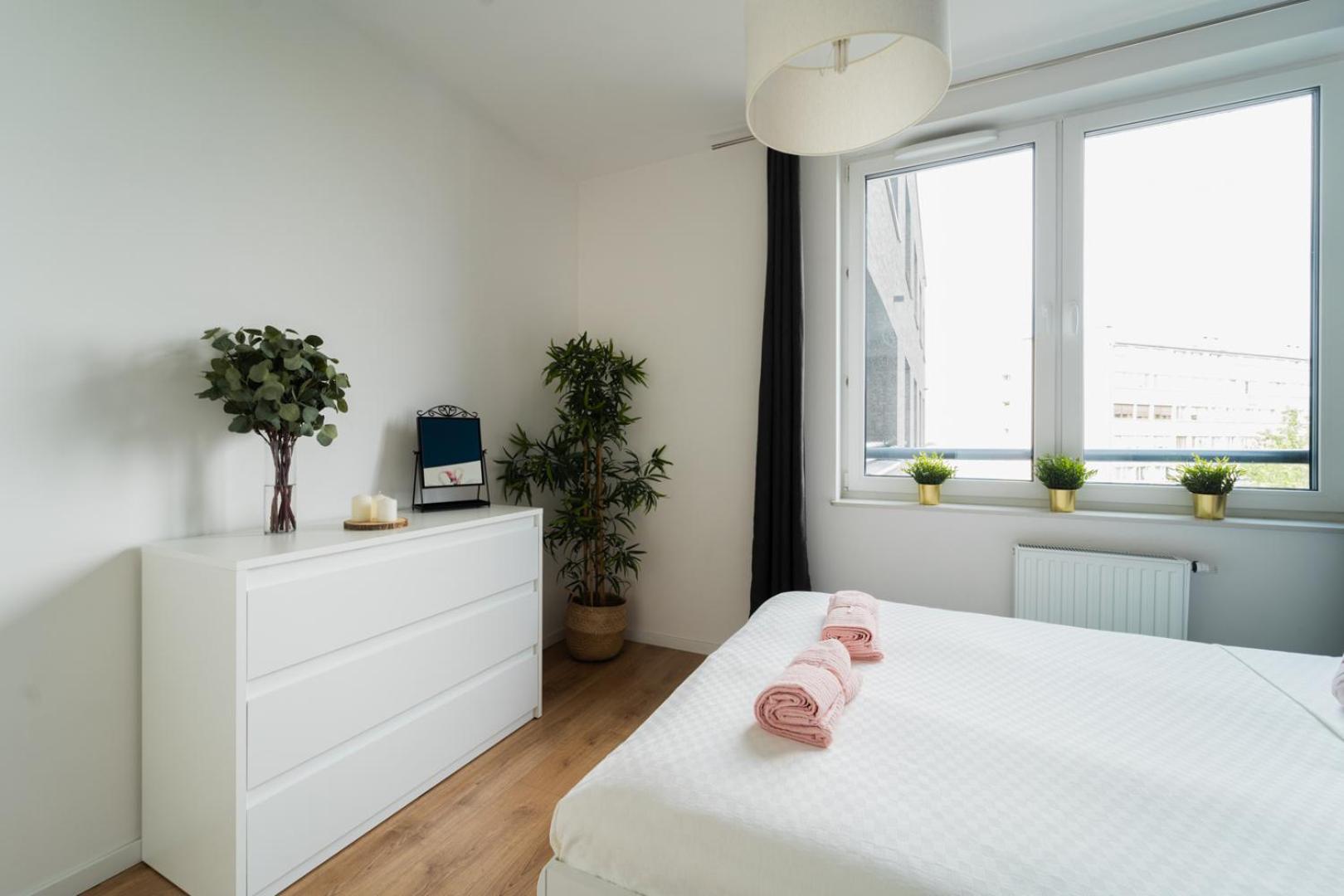 Nice Apartment - Near Sky Tower - Private Parking Вроцлав Екстер'єр фото